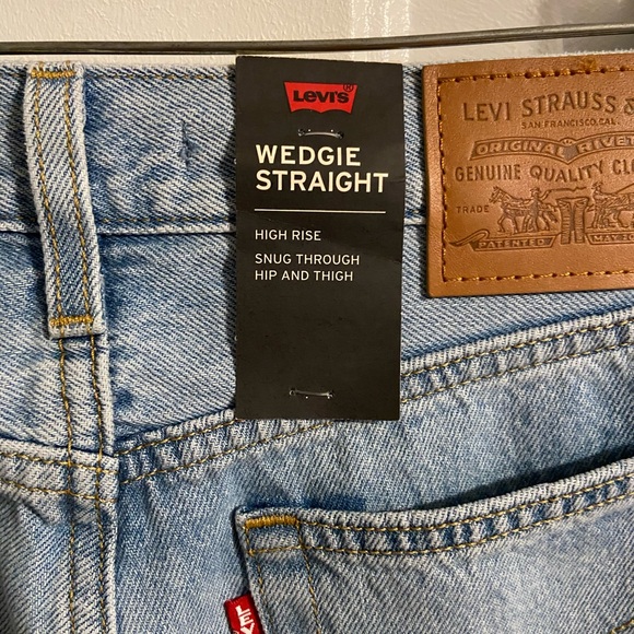 LEVI’S Wedgie Fit Straight Jeans - Picture 7 of 11